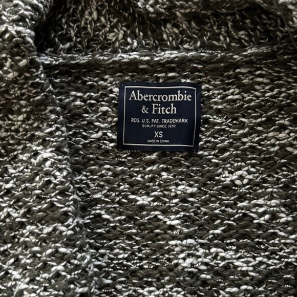 NWT Abercrombie Cardigan Sweater Green White Women Knit Soft Open Marled Shawl - Picture 3 of 3